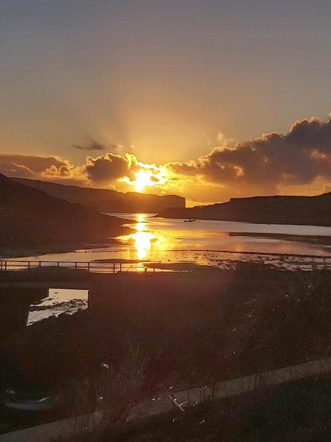 Crofters Cabin Bracadale ภายนอก รูปภาพ