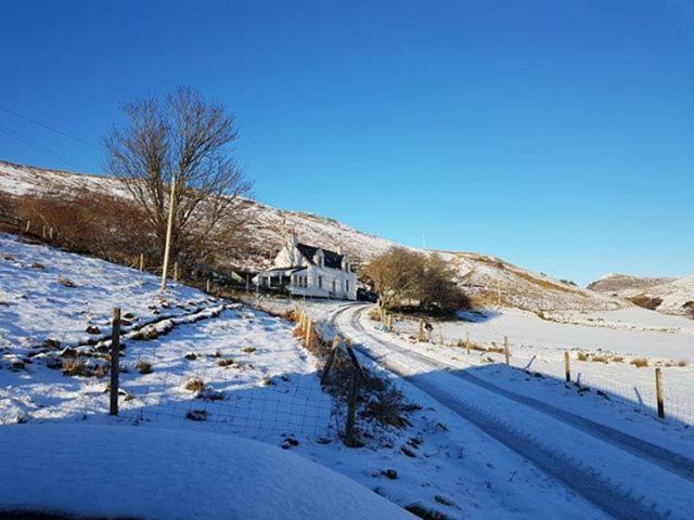 Crofters Cabin Bracadale ภายนอก รูปภาพ